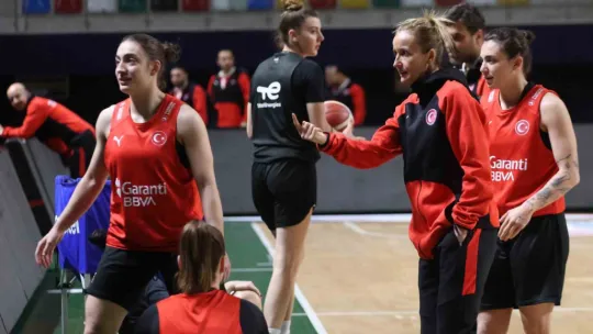 A Milli Kadın Basketbol Takımı, İzlanda maçına moralli hazırlanıyor