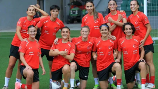 A Milli Kadın Futbol Takımı, İsviçre maçına hazır