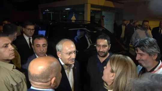 Kılıçdaroğlu, Kocaeli'de yoğun bakımdaki kardeşini ziyaret etti