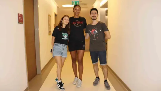 ABD'li forvet Nared, İzmit Belediyespor'da