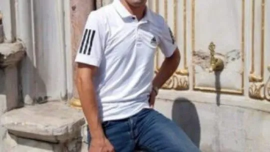 Abdest alıp namazı beklerken şizofren hasta tarafından bıçaklandı!