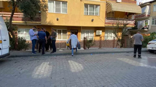 Abisiyle yaşadığı evde bıçaklanmış halde ölü bulundu