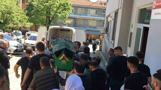 Kızının düğününde fenalaşan kadın hayatını kaybetti