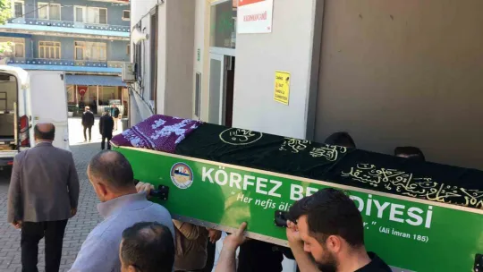 Kızının düğününde fenalaşan kadın hayatını kaybetti
