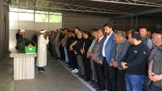 Kızının düğününde fenalaşan kadın hayatını kaybetti
