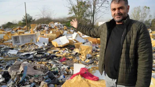 Açık hava çöplüğü: Güveç bile var