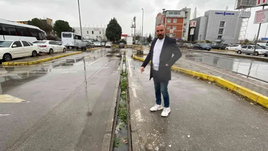 Açık otopark alanında mazgallar çalındı
