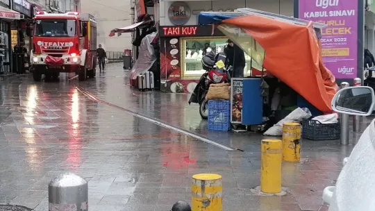 Acil çıkışa park edilen araçlar itfaiyeyi geciktirdi