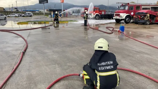 Acil durum ekiplerine büyükşehir itfaiyesinden eğitim