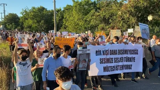 Acılı baba kızının durumunu anlatırken gözyaşlarına boğuldu