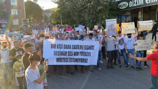 Acılı baba kızının durumunu anlatırken gözyaşlarına boğuldu