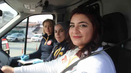 Acilin 'anne' şoförleri