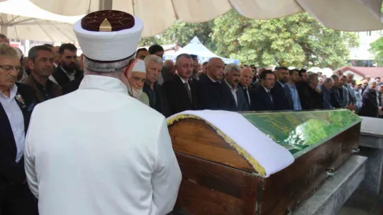 Acun Ilıcalı'nın amcası son yolculuğuna uğurlandı