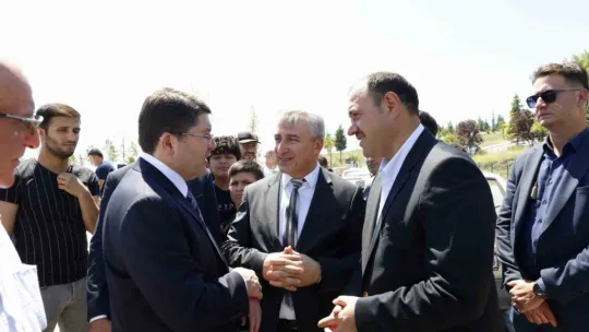 Adalet Bakanı Tunç Sakarya'da Cuma namazı kıldı