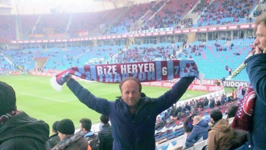 Adaleti görmeyi beklerken görme yetisinden oldu