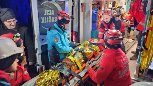 Küçük Betül 47 saat sonra kurtarıldı