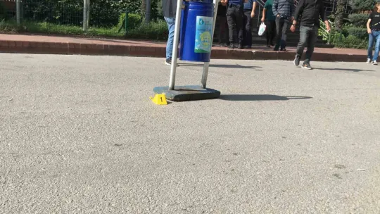 Adliyenin yanı başında silahla vuruldu