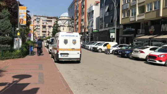 Adliyenin yanı başında silahla vuruldu