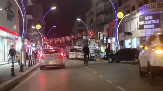 Adrenalin olsun diye canlarını tehlikeye attılar