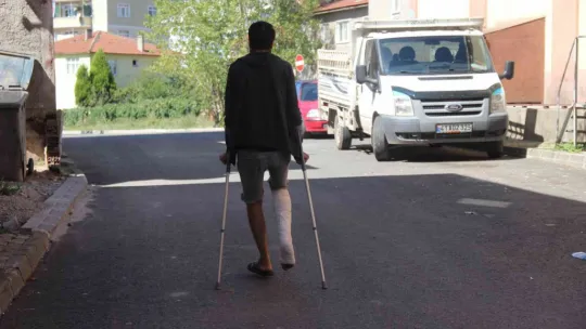 Yakınları tarafından darp edilmişti, bu sefer de ayağından vuruldu