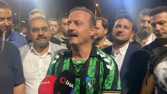 Ağıralioğlu, Kocaeli'de halı sahada maç yaptı
