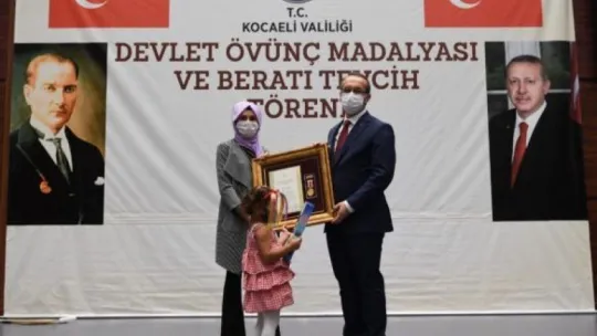 Ağrı şehidinin Devlet Övünç Madalyası 4 yaşındaki kızına verildi