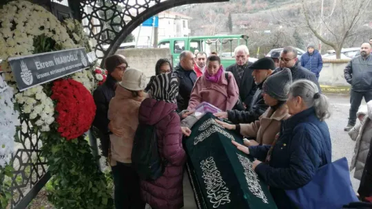 Ahmet Kaya'nın ağabeyi Mustafa Kaya son yolculuğuna uğurlandı
