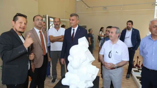 Ahşap sempozyumuna yakışır sergi