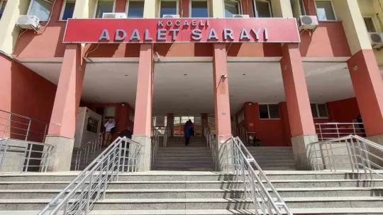 Ailece dolandırıcılık işine girişmişlerdi, tahliye edildiler