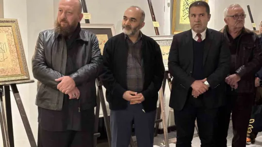 Ailenin önemi, hat sanatının zarafetiyle yorumlandı