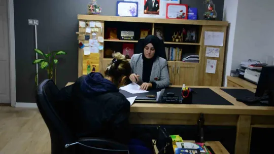 Ailesine ziyarete gitmişti, depreme yakalandı