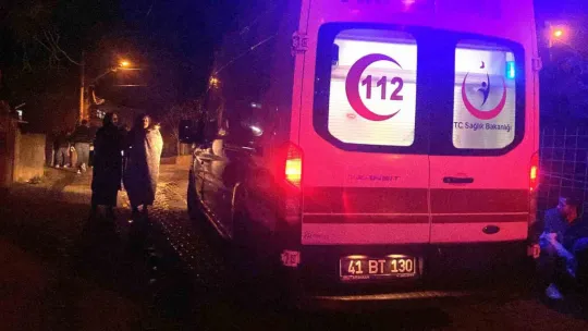 Ailesinin yaşadığı daireyi benzin döküp ateşe verdi