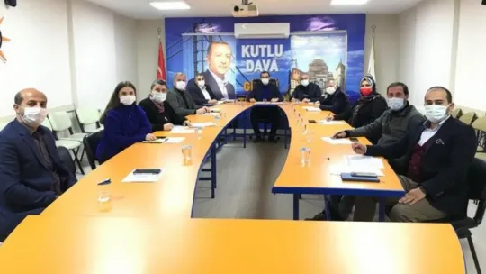AK Parti İzmit 100 kişilik Covid-19 ekibi kurdu