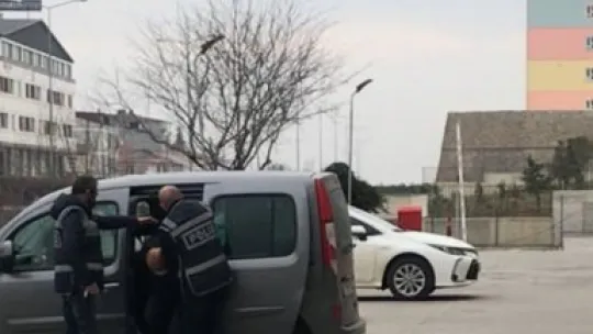 Küfürbaz şahsa yurt dışı yasağı