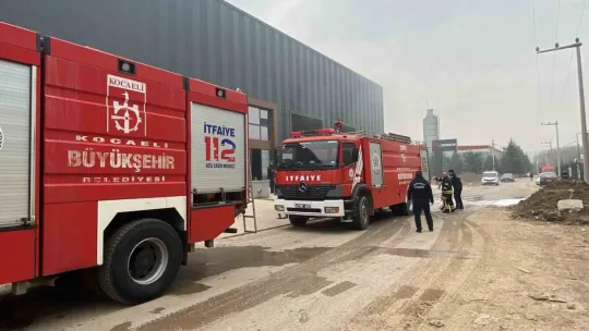 Akrilik levha fabrikasında korkutan yangın