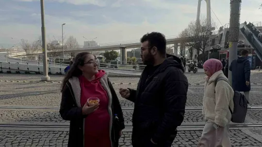 Aldığı hisseler çakılınca, patron gitsin diye lokma dağıttı