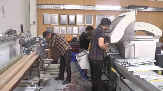 Alev alev yanan fabrika kesimhanede yeniden küllerinden doğdu