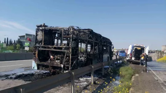 Belediye otobüsü demir yığınına döndü