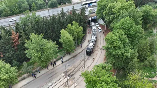 Alikahya Tramvay Hattı'nda ilk sürüş Başkan Büyükakın'dan