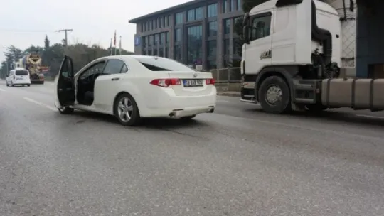 Alkollü araç kullanırken ehliyetini kaptıran avukat direksiyon başında yakalandı!