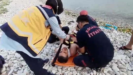 Alkollü gençlerin taşkınlığı kavgaya döndü: 3 yaralı!
