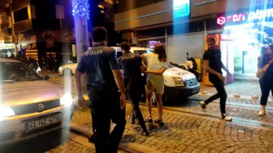 Kavga çıkaran çift gözaltına alındı