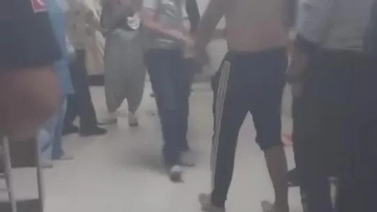 Alkollü şahıs acil servisi birbirine kattı