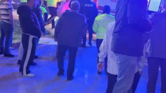 Alkollü sürücü camiye daldı: 1 yaralı