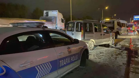 Kocaeli'de 5 araç birbirine girdi