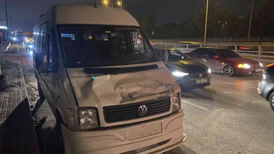 Kocaeli'de 5 araç birbirine girdi
