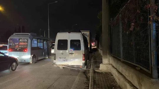 Kocaeli'de 5 araç birbirine girdi