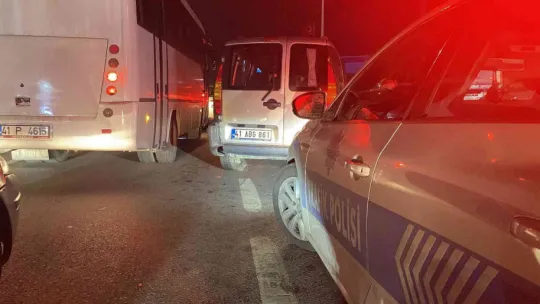 Kocaeli'de 5 araç birbirine girdi