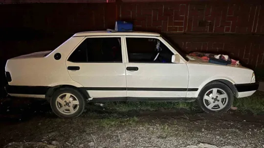 Alkollü ve ehliyetsiz sürücü polisten kaçtı