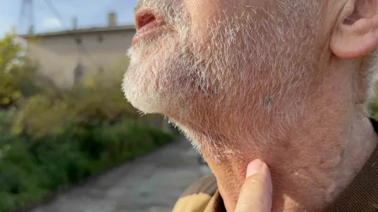 Altın çantasıyla evine girmek isteyen yaşlı adam gasbedildi